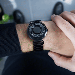 Magneto Watch